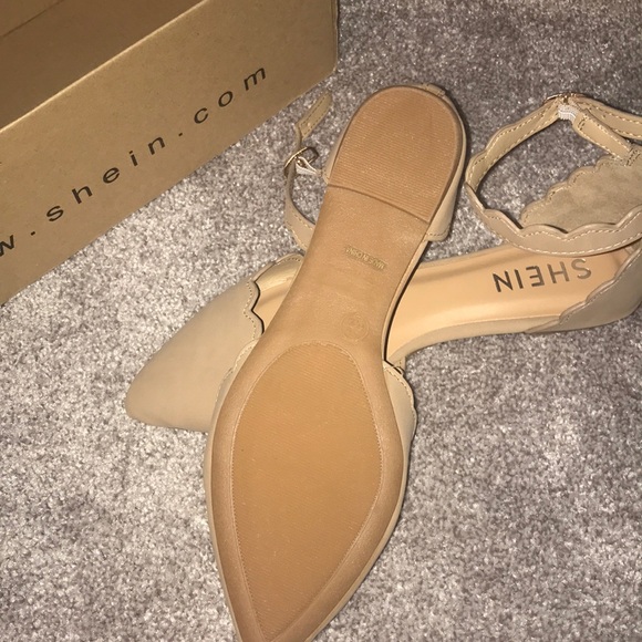 🎉NWOT🎉 TAN POINTED TOE SHOES - Picture 3 of 6